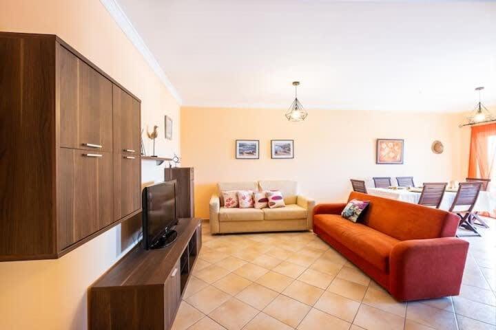 Apartment Alfarmar - Pool, Beach Only A Few Minutes Away Albufeira Ngoại thất bức ảnh